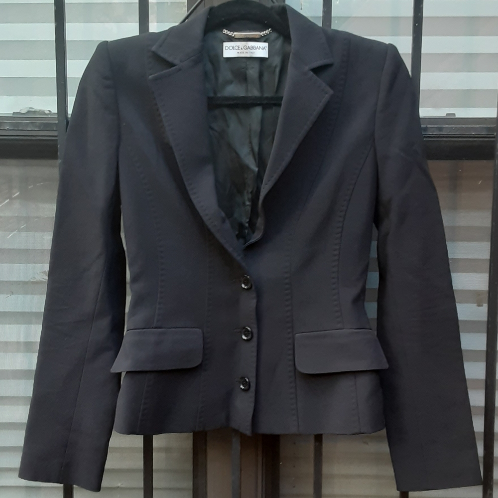 Dolce & Gabbana black form fitting blazer